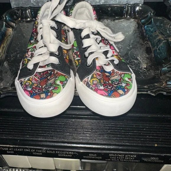 Size 13 Boys Supermario shoes Gently Used - Picture 3 of 7